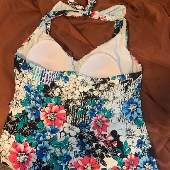 Apt 9 swim two piece. Size 1x! Good condition. - Picture 4 of 5